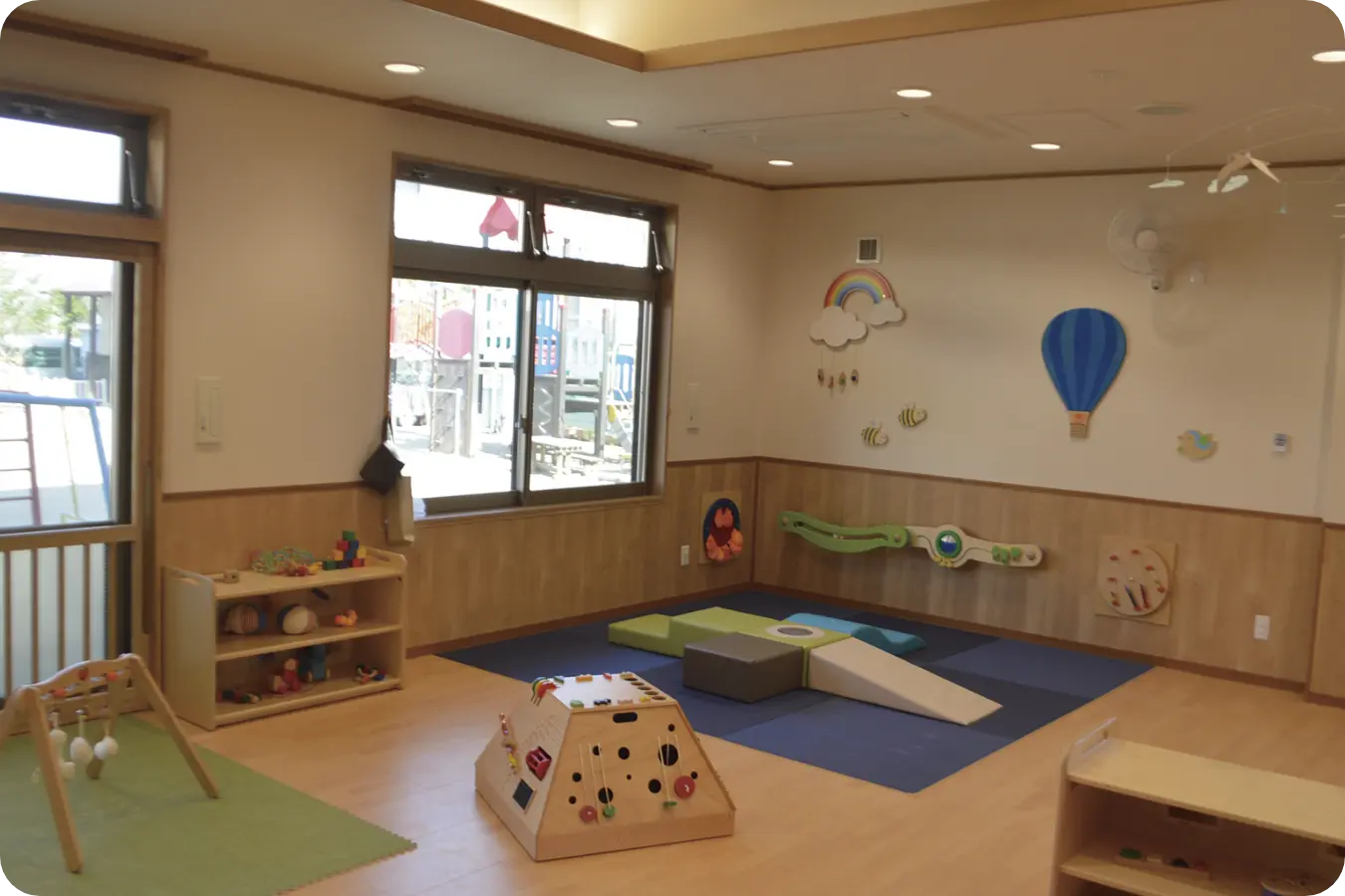 ヒヨひよこ組（0歳児）の保育室